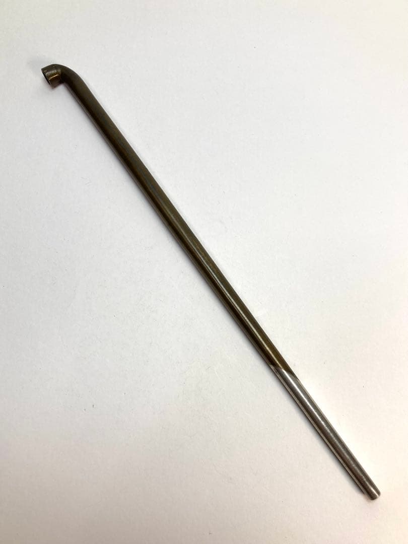 長い阿多張り煙管　棹真鍮吸い口銀製　阿多中村　刻印　鹿児島骨董逸品　31.5cm