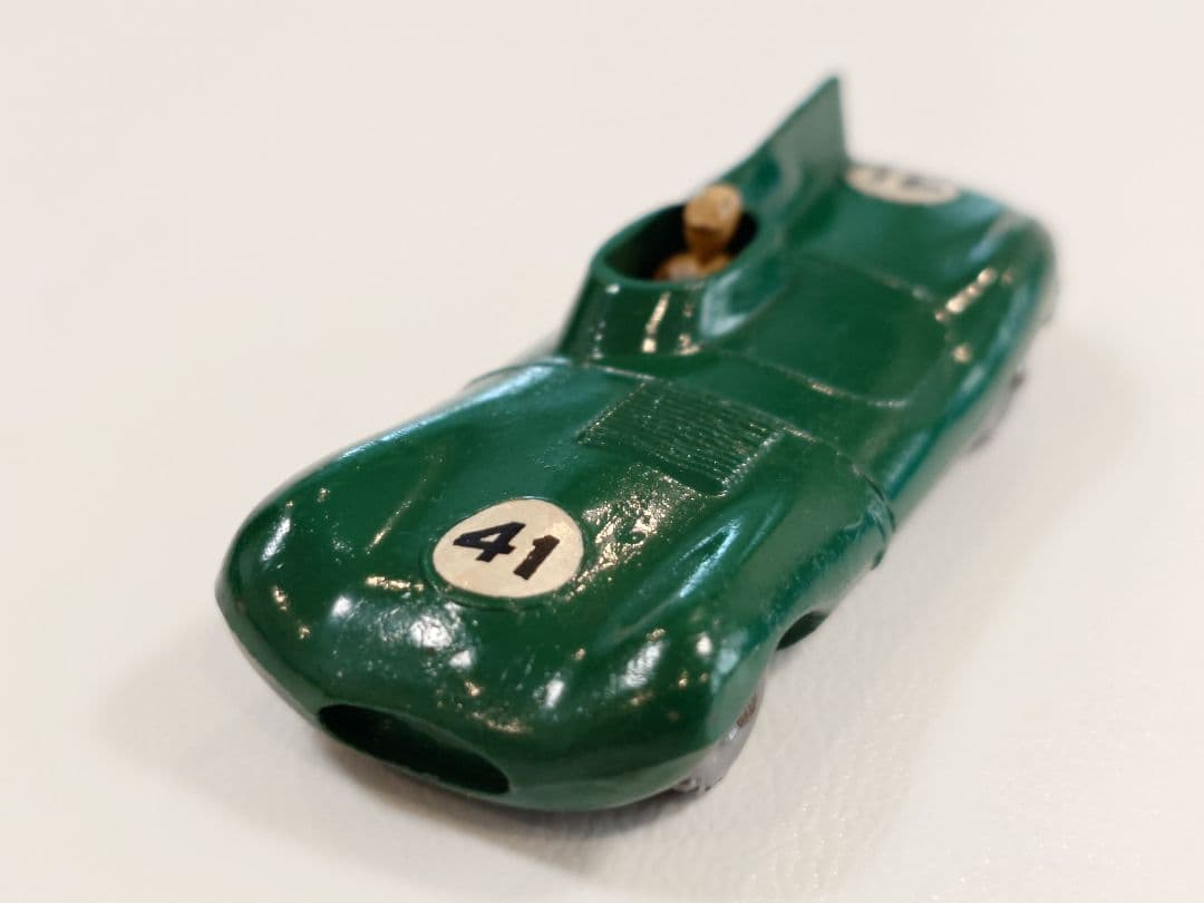 ミニカー MATCHBOX No.41 JAGUAR D Type