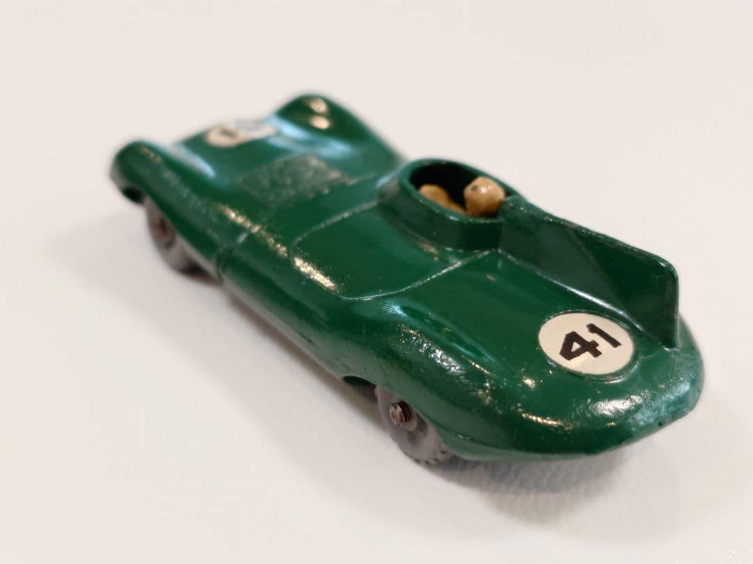 ミニカー MATCHBOX No.41 JAGUAR D Type