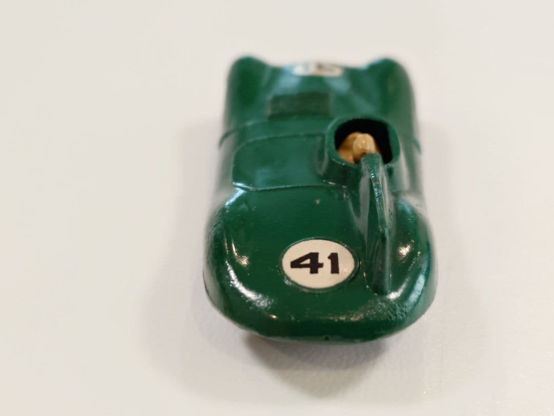 ミニカー MATCHBOX No.41 JAGUAR D Type