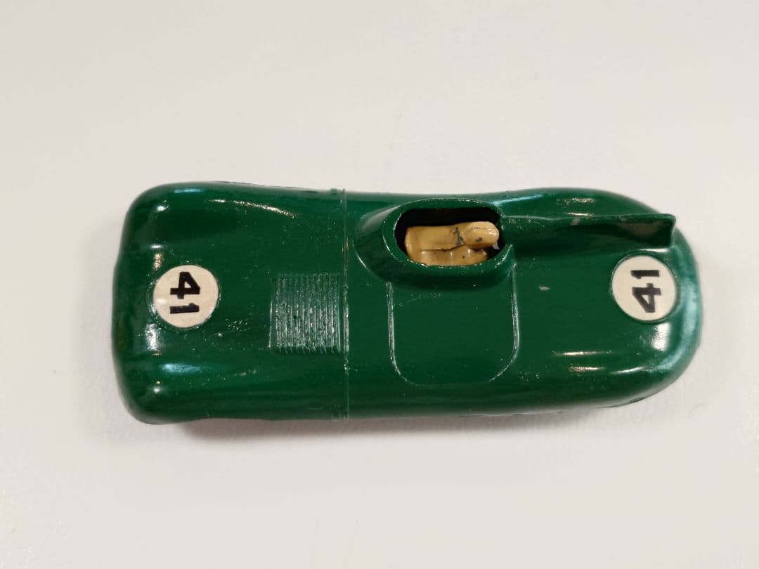 ミニカー MATCHBOX No.41 JAGUAR D Type