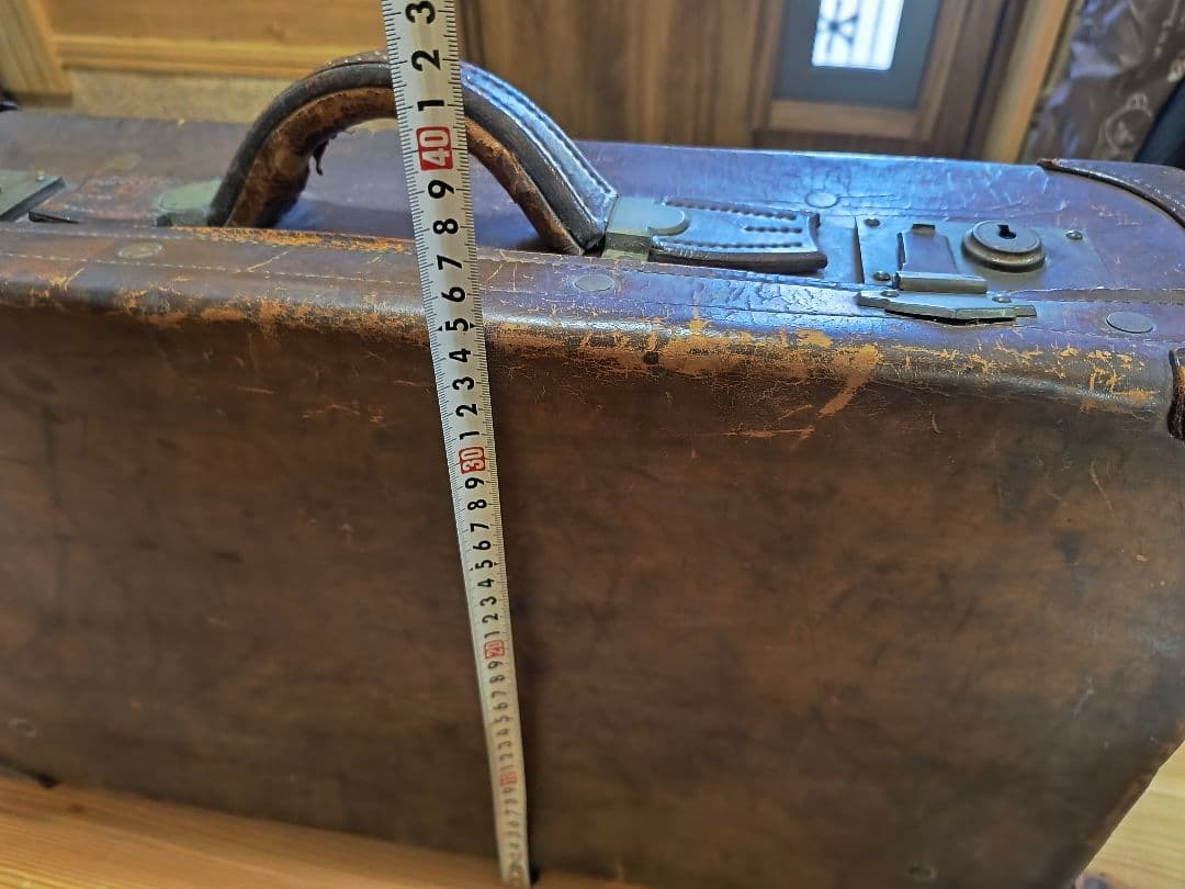 クラシックレザー中型スーツケース　アンティーク　トランク