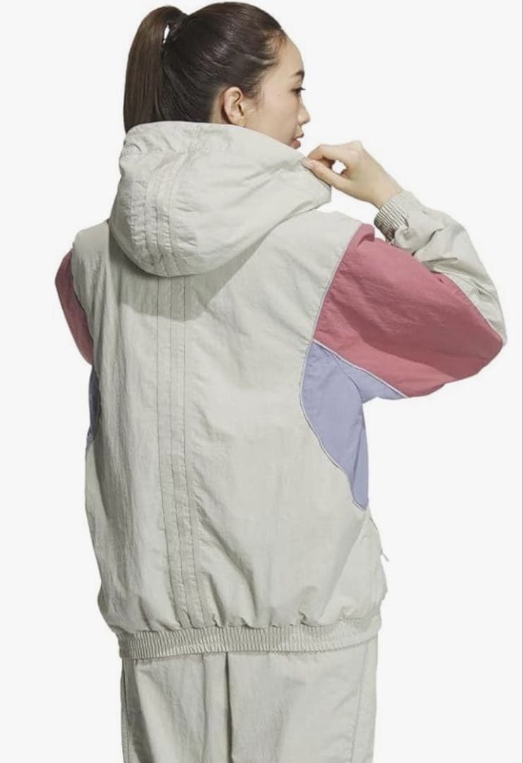 新品　adidas ウィンドブレーカー　上下セット　ナイロンパーカー　パンツ