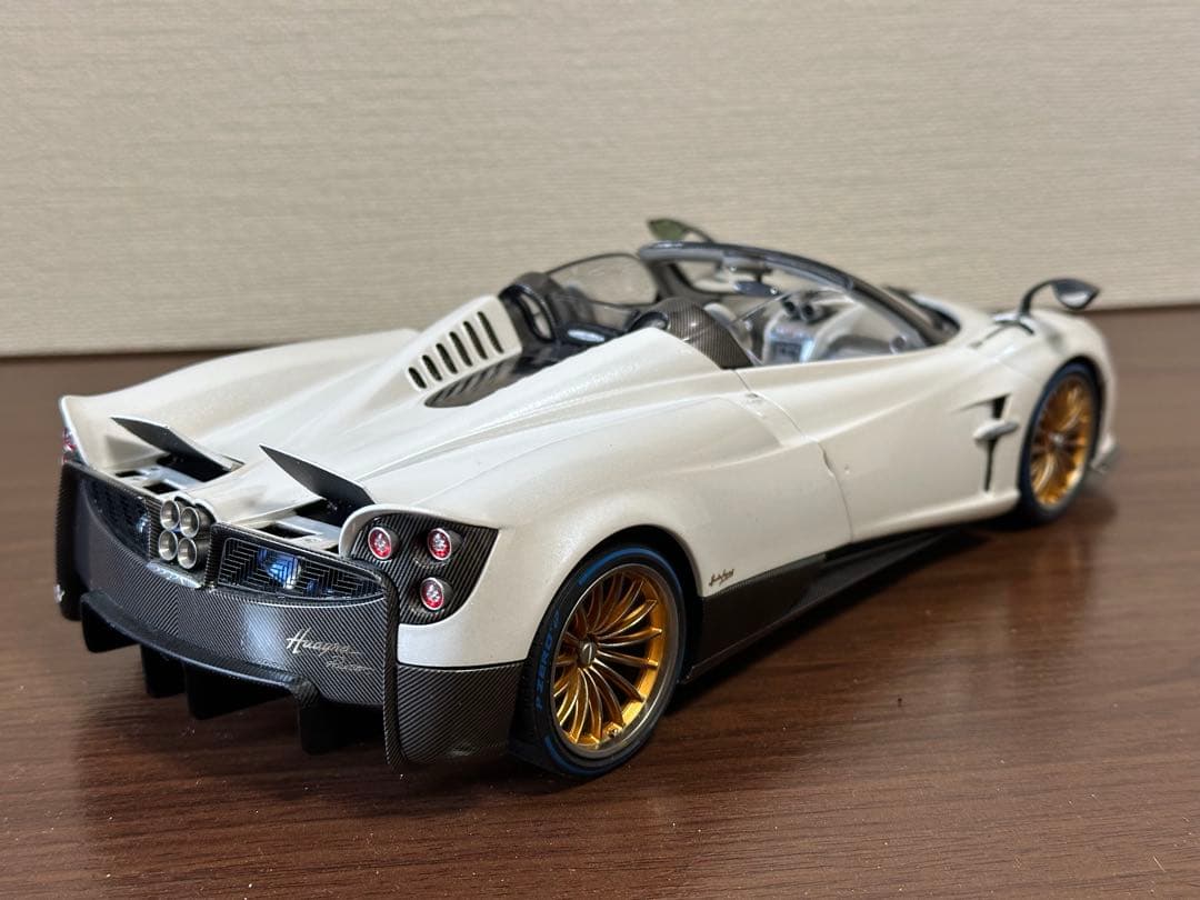 1/18 LCD Pagani Huayra パガーニウアイラロードスター