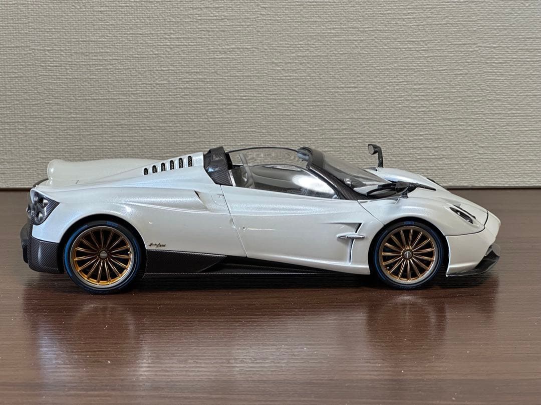 1/18 LCD Pagani Huayra パガーニウアイラロードスター