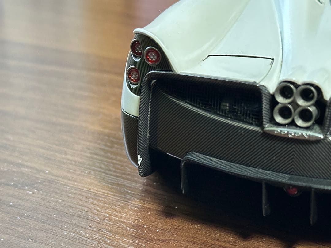 1/18 LCD Pagani Huayra パガーニウアイラロードスター