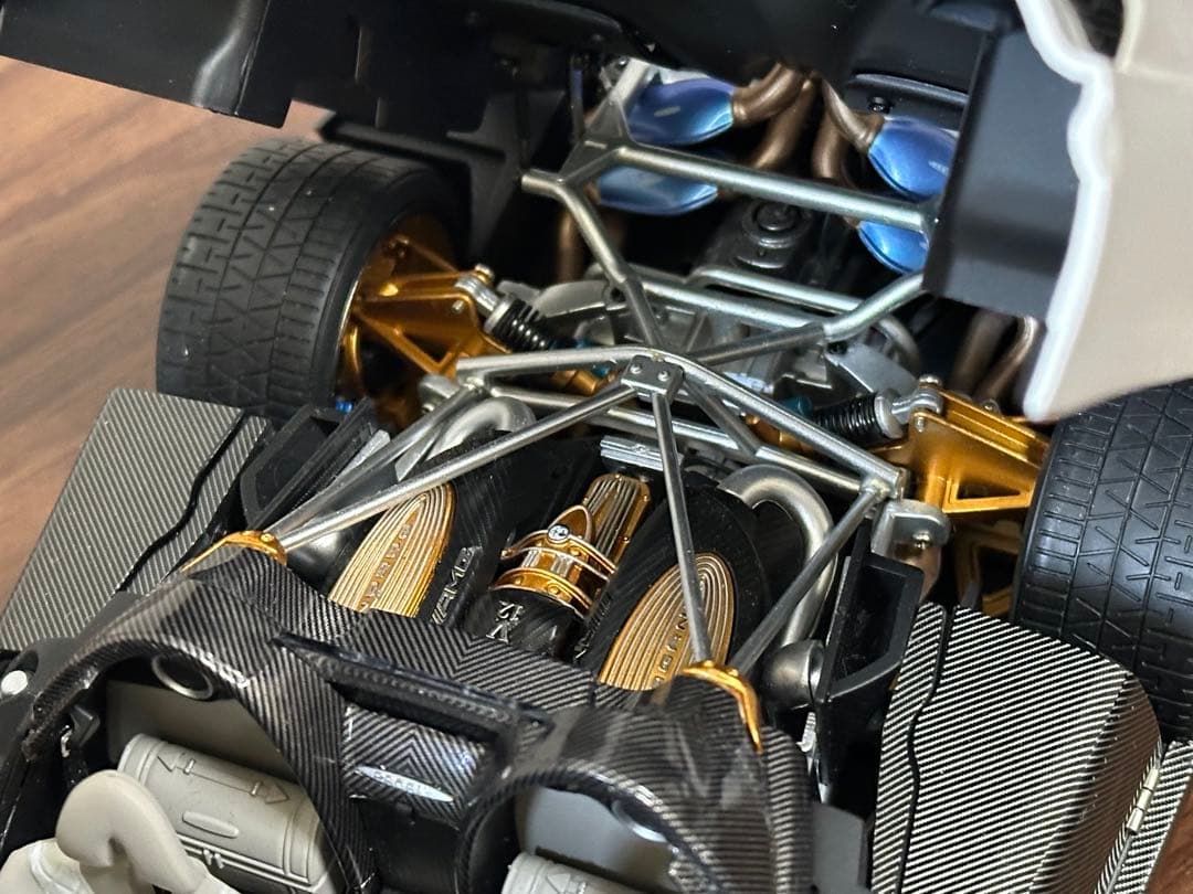 1/18 LCD Pagani Huayra パガーニウアイラロードスター