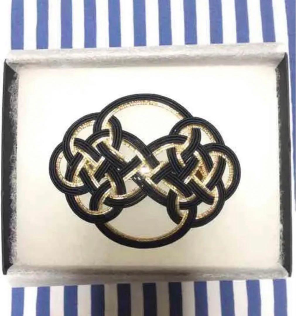 完売 安室奈美恵 私服 着用 沖縄 前夜祭 花火ショー 浴衣 髪飾り バレッタ