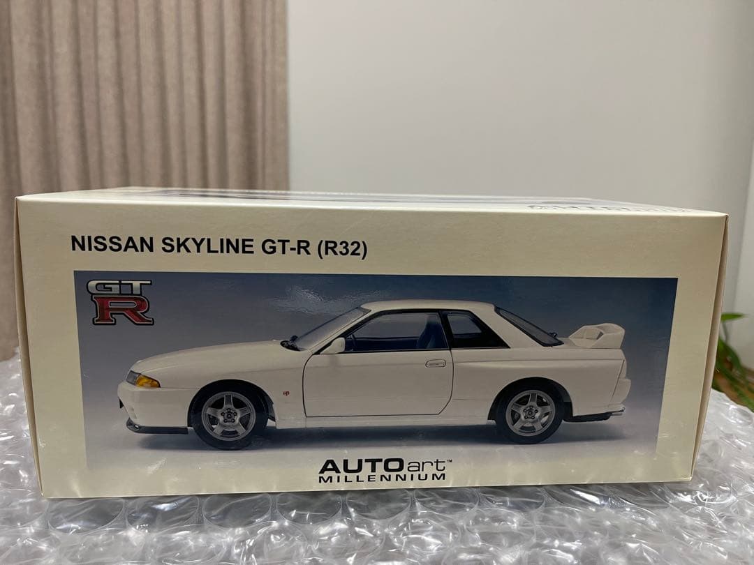 AUTOart 1/18 日産 スカイラインGT-R R32
