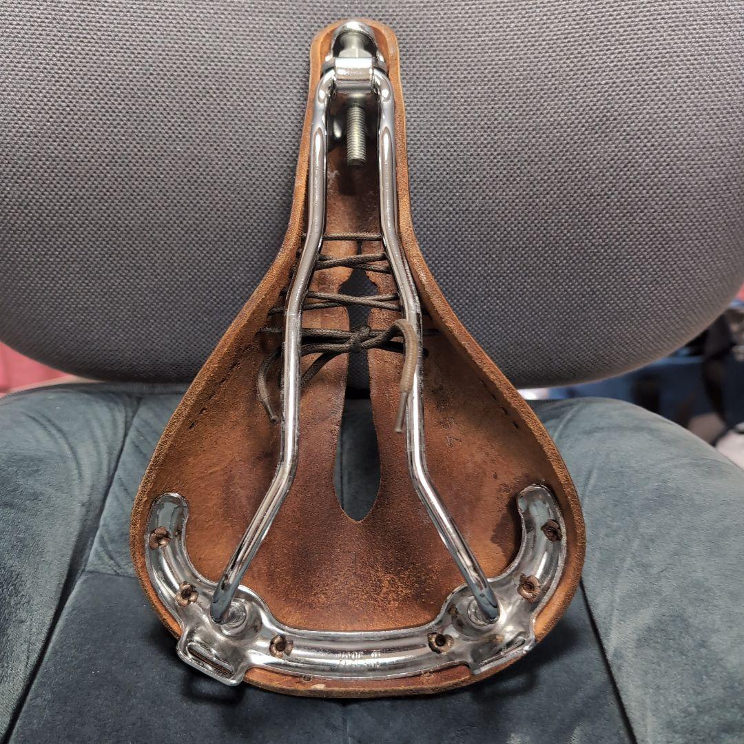 BROOKSのサドル B17