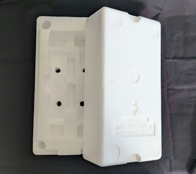 AUTOart 1/18 トヨタ スプリンター トレノ (AE86) 新劇場版