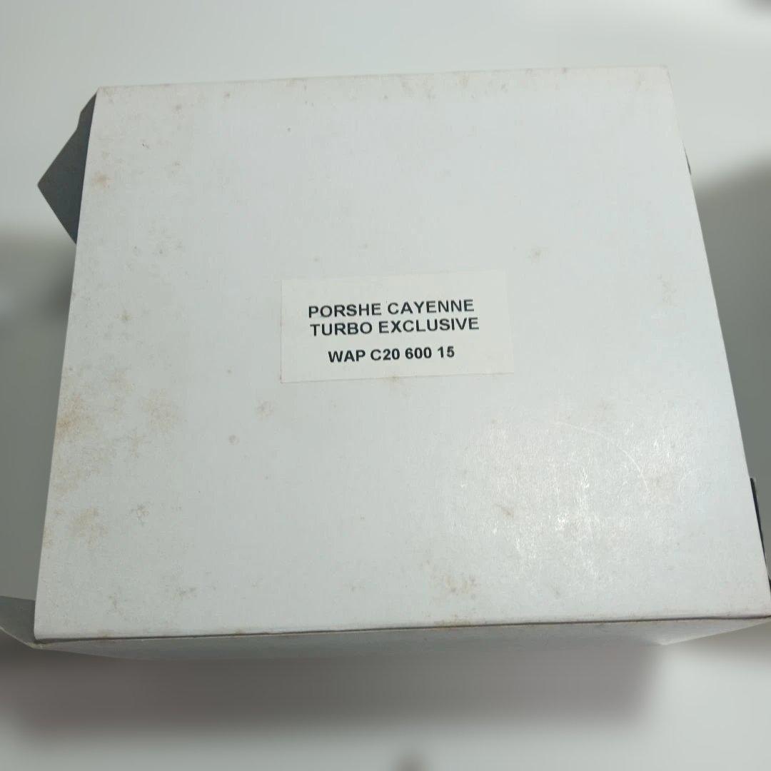 NOREV/ポルシェ　カイエンターボ　エクスクルーシブ　ダイキャスト 1/43