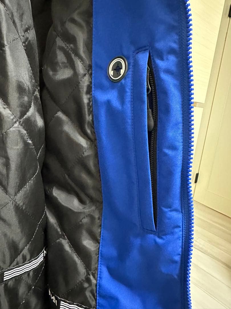 NNN エヌスリー　スノーボードウェア 青 韓国