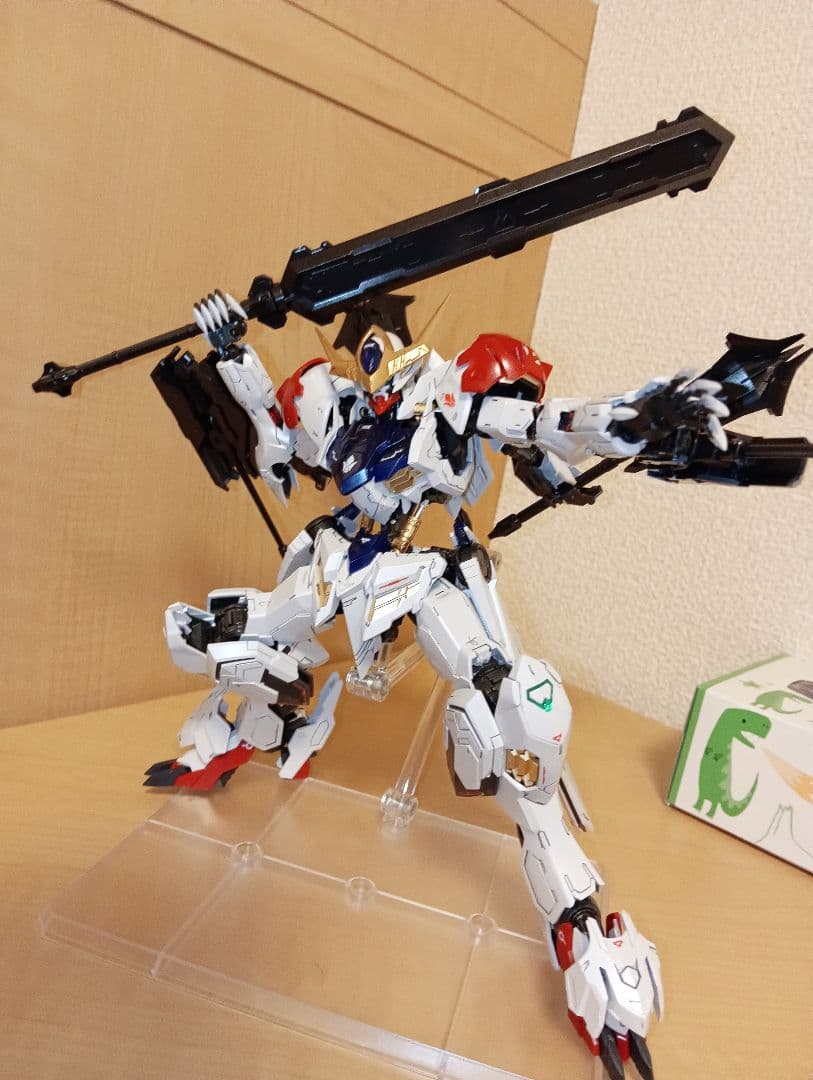 MGバルバトスルプス　全塗装完成品　アクションベース８付き