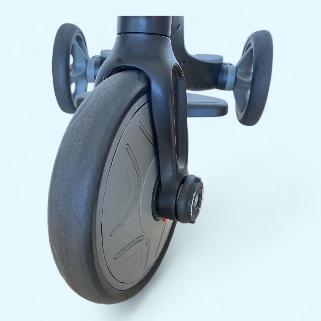 GLOBBER エクスプローラー トライク 4in1 グレー