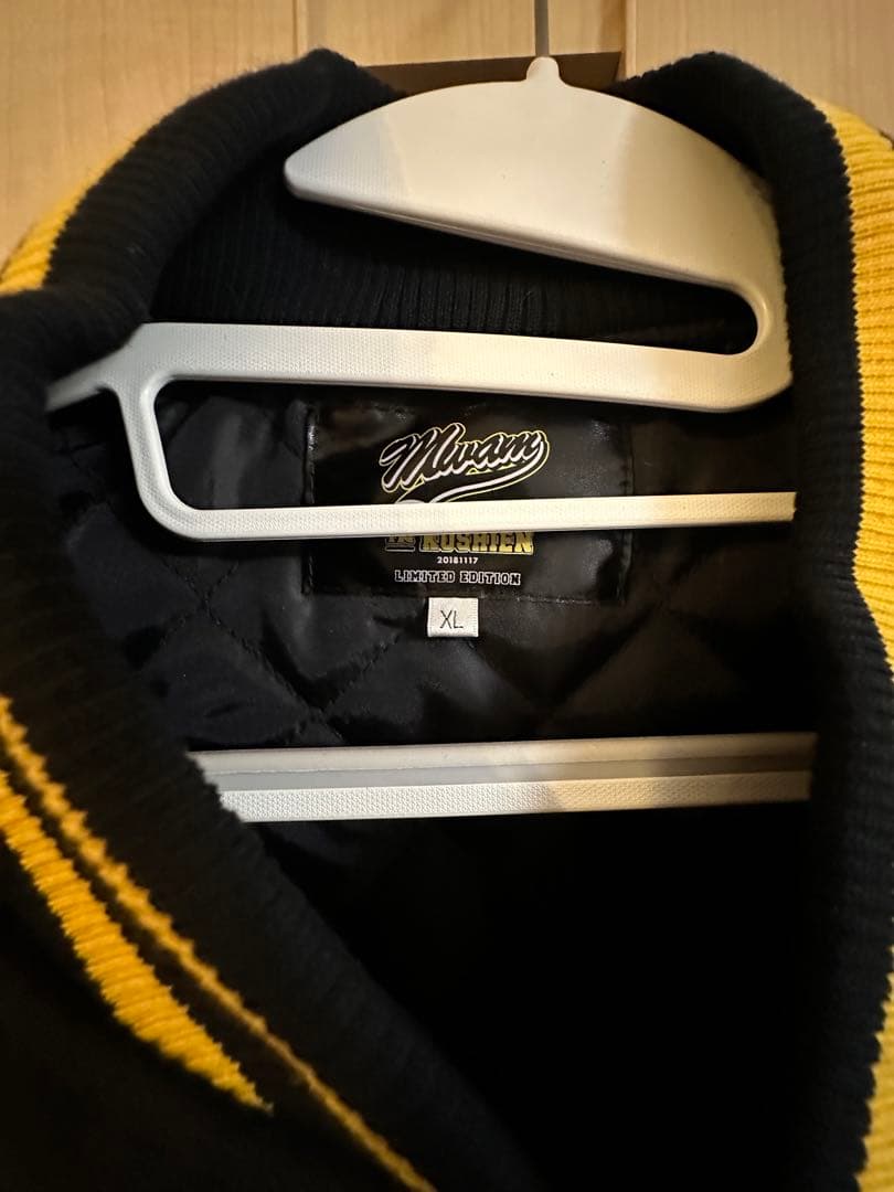 MAN WITH A MISSION スタジャン　ＸＬ