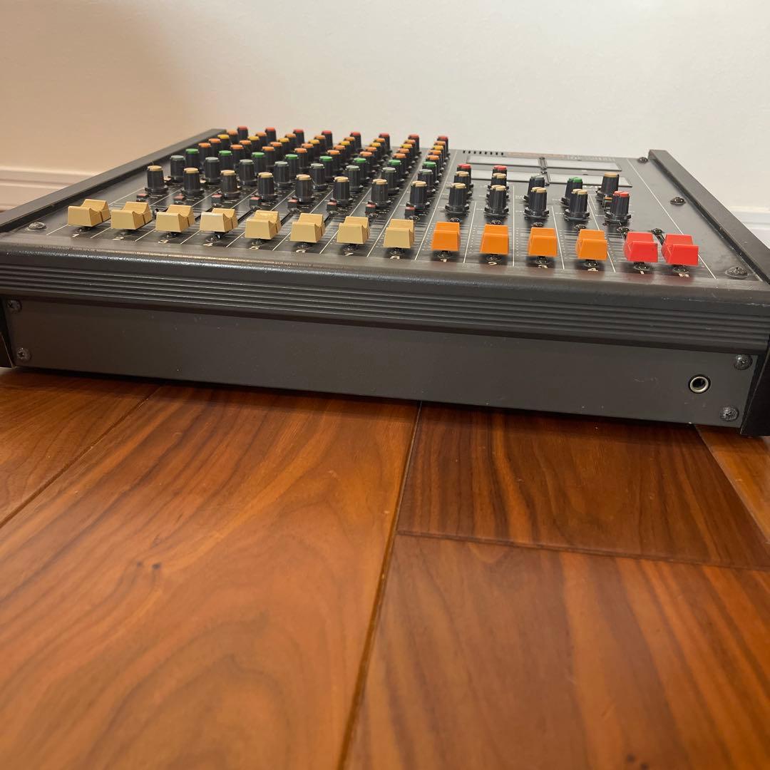 TASCAM M-208 アナログミキサー｜通電・メーター動作確認済／現状品