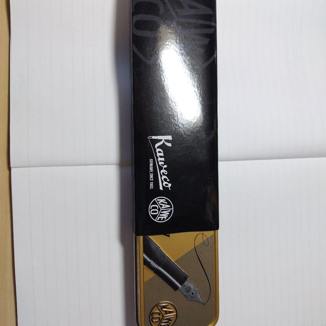 KAWECOのblack、CARANDACHEのgold、KURUTOGAです