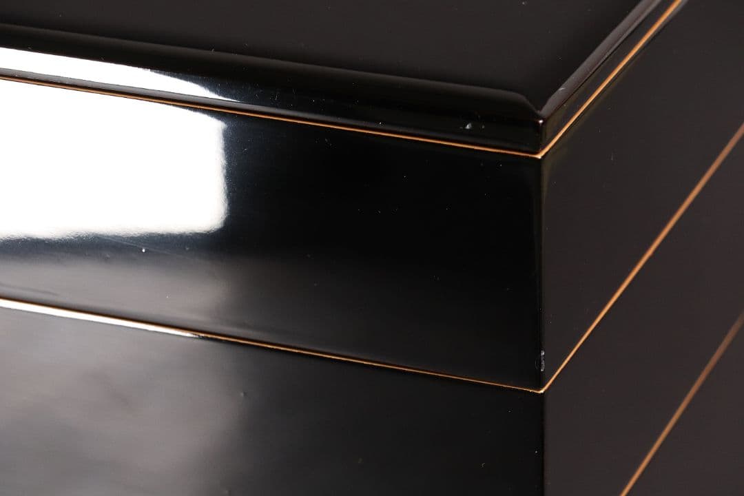 輪島塗 桐家紋 黒塗内朱塗 五段重 堅地布着 重箱 金蒔絵 木製 【MA357】