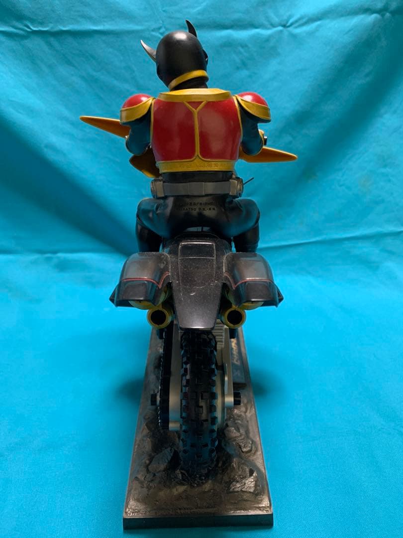 タイヨーラジコン仮面ライダークーガ1/8