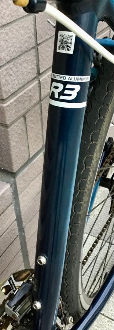 GIANT エスケープ クロスバイク ESCAPE R3 M 24段　東京