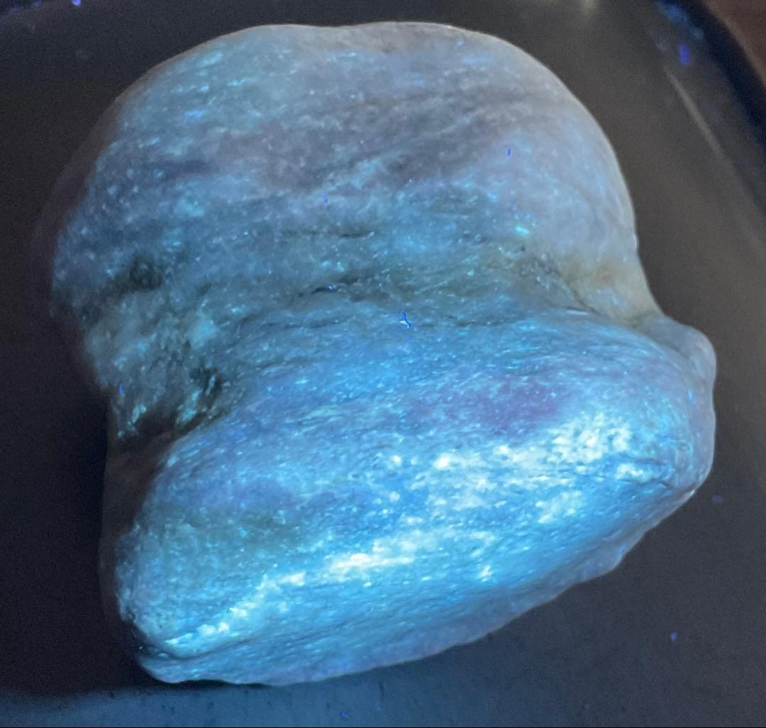 ［単結晶　青紫色］　糸魚川コランダム海石149g 糸魚川　ヒスイ　ひすい