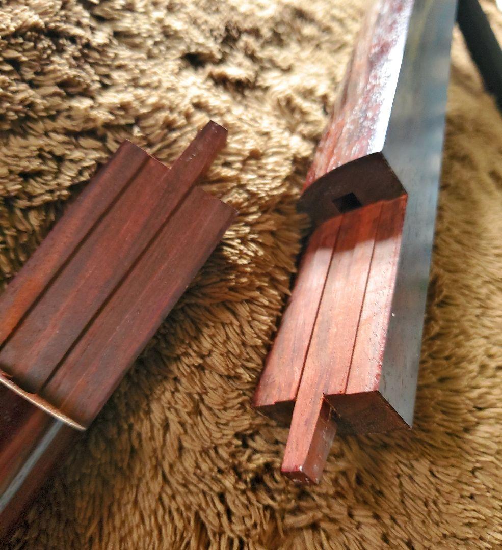 三味線　紅木 中棹 東さわり 撥 駒 長袋他 ケース付 皮破れなし 短棹 ５厘大