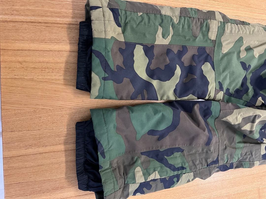 ノースフェイス　子ども用 迷彩 スキーウェア