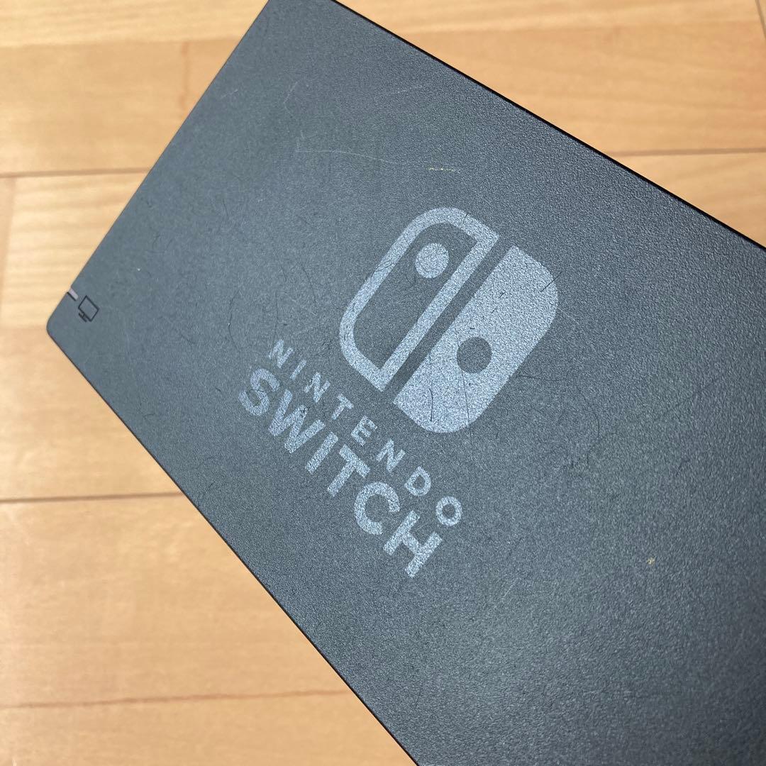 ①Nintendo Switch ネオンブルー、ネオンレッド