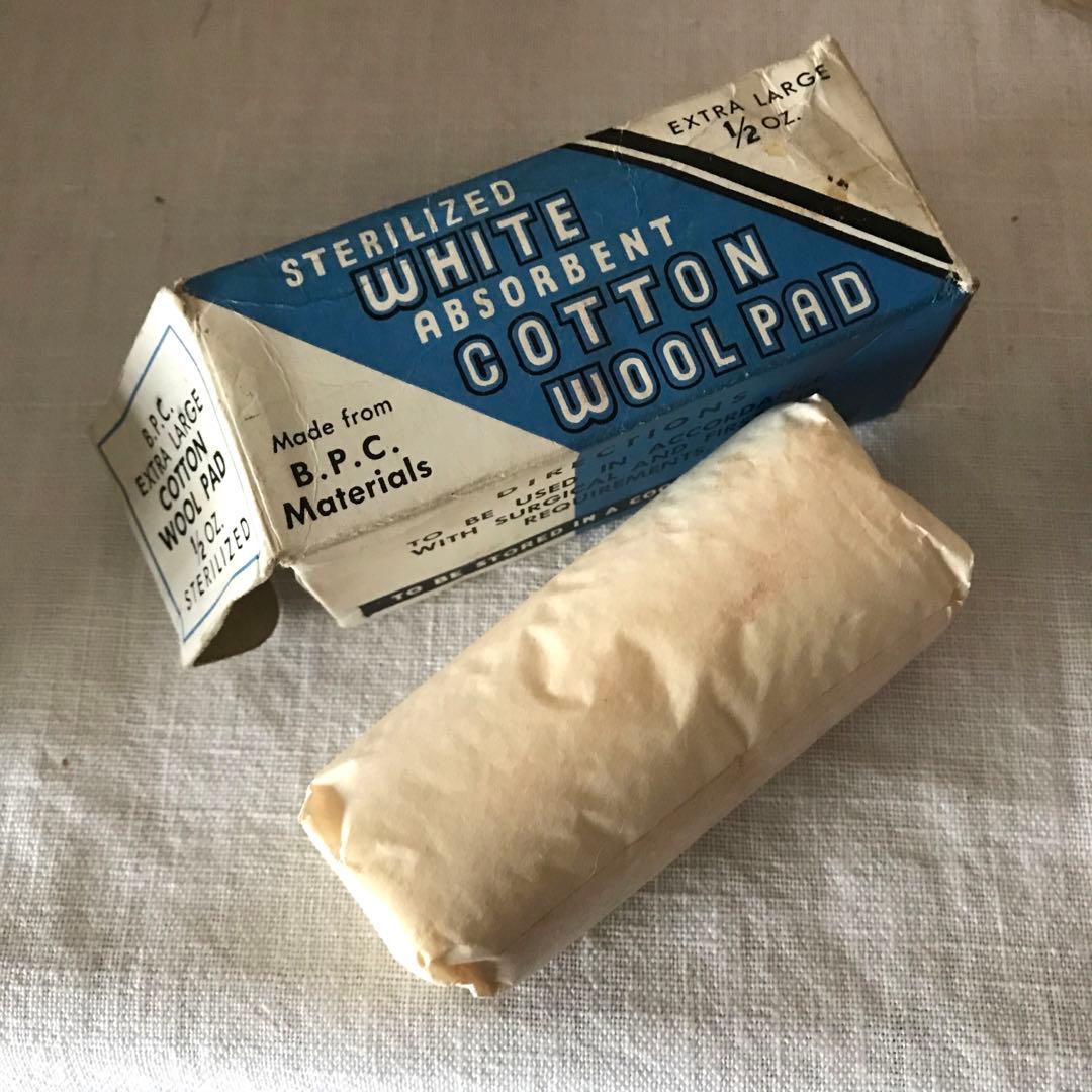 イギリスアンティーク　ファーストエイドケース　Boots 救急箱　ボックス