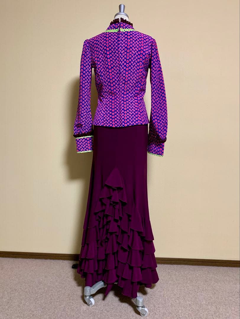 フラメンコ衣装　ソニアジョーンズブラウスとフリルファルダの上下セット