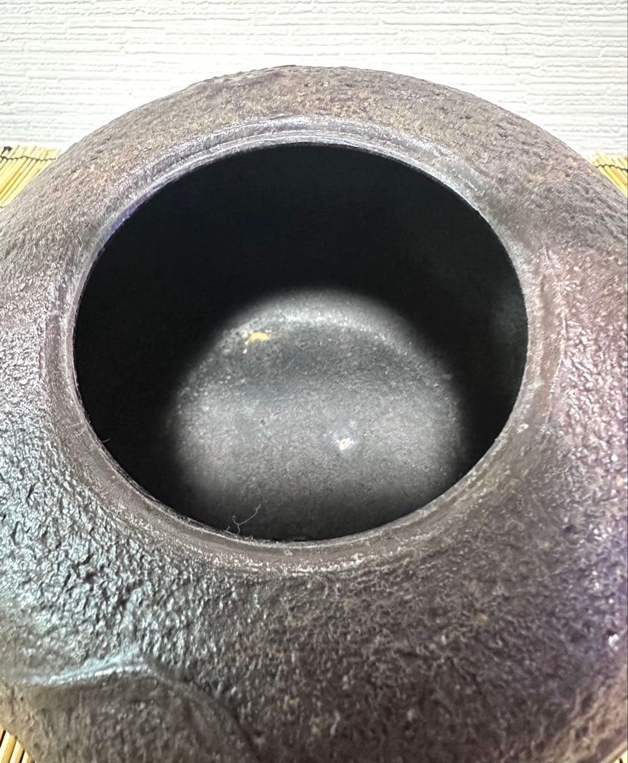 ＵＳＥＤ、美品　南部喜州 (及川 喜徳)造　鍛治打袋鉉１５型　南部鉄瓶　南部鉄器