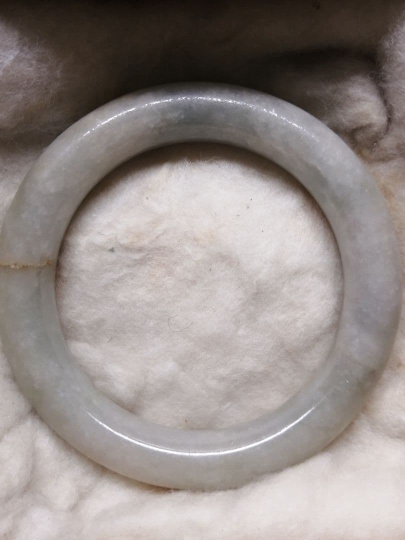 ★【さる】古墳後期『糸魚川翡翠垂飾輪』出土品。8.10cm。博物館所有。