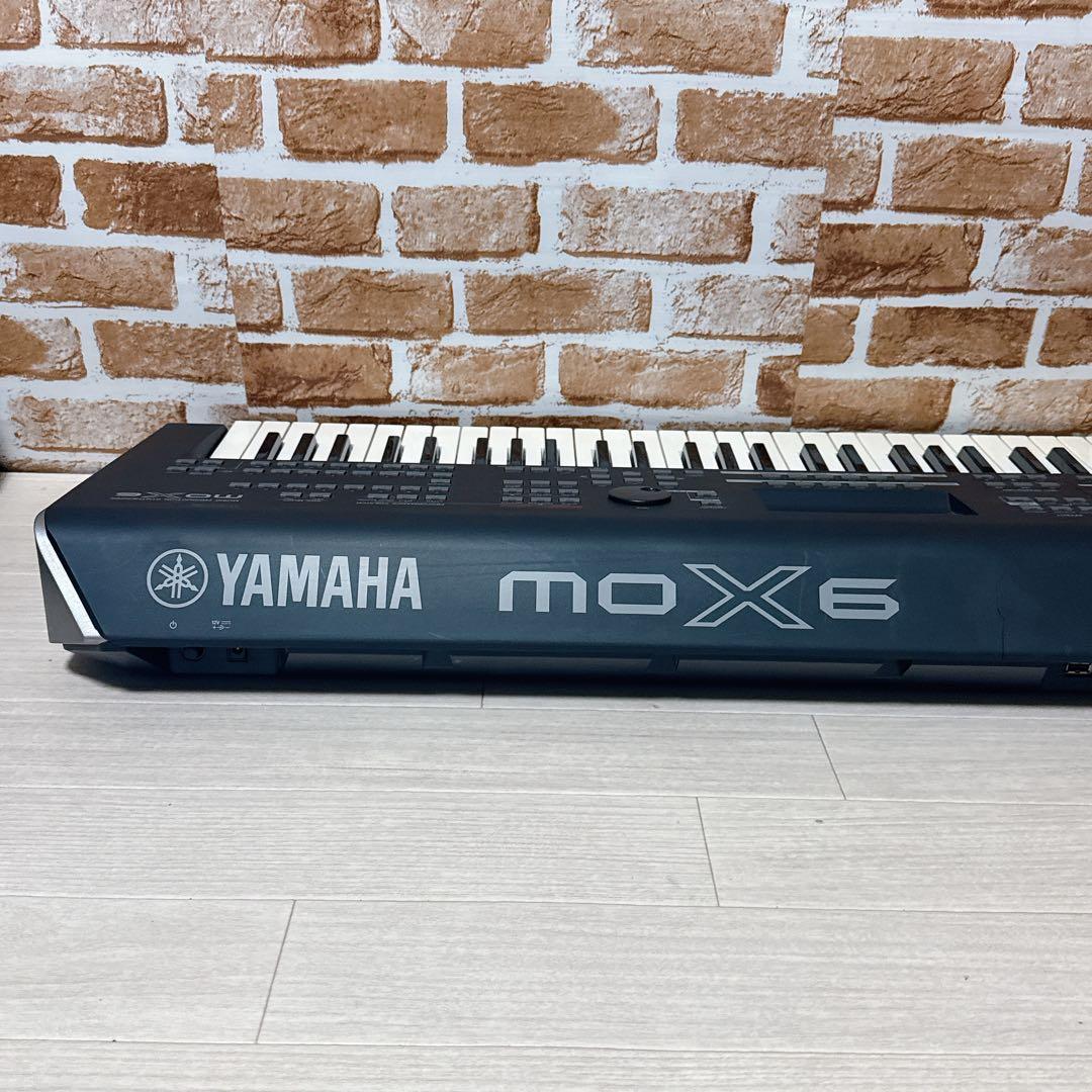 YAMAHA シンセサイザー　MOX6 ヤマハ　音楽