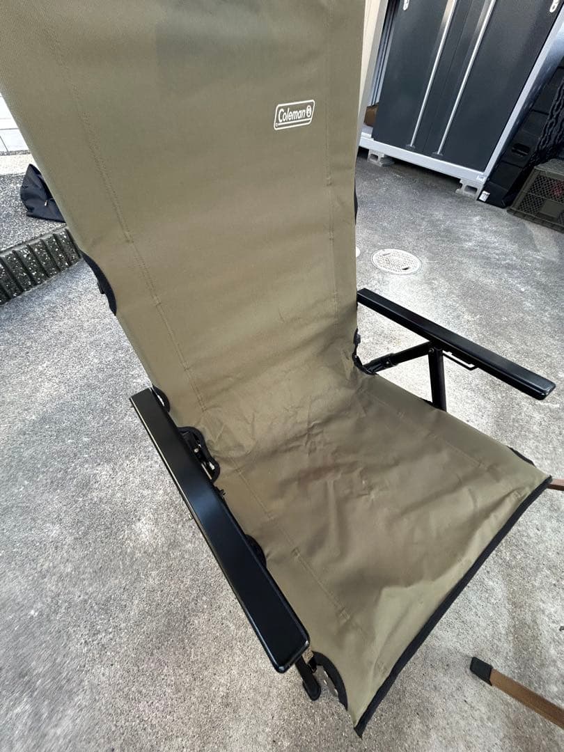 Coleman レイチェア2脚とテーブルセット　ハイランダーテーブル