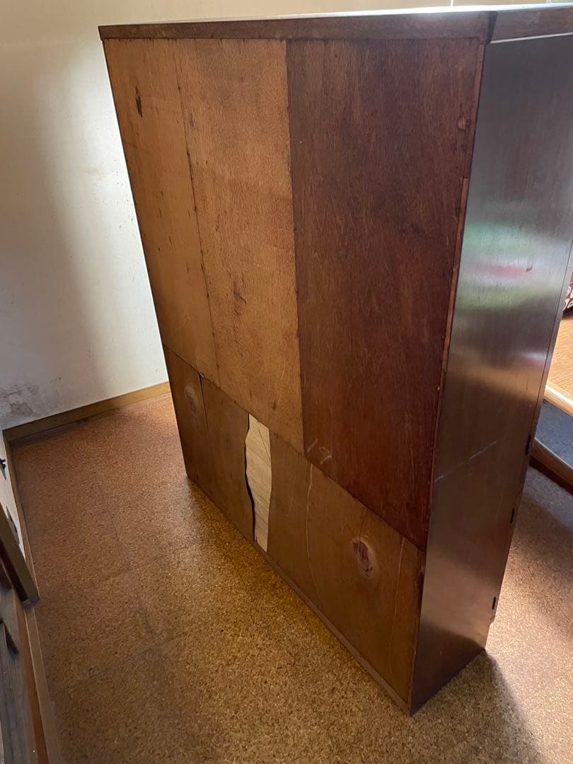 木製ガラス扉付き収納棚・食器棚