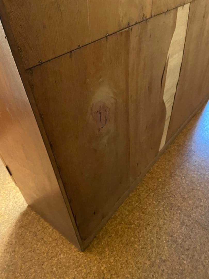 木製ガラス扉付き収納棚・食器棚