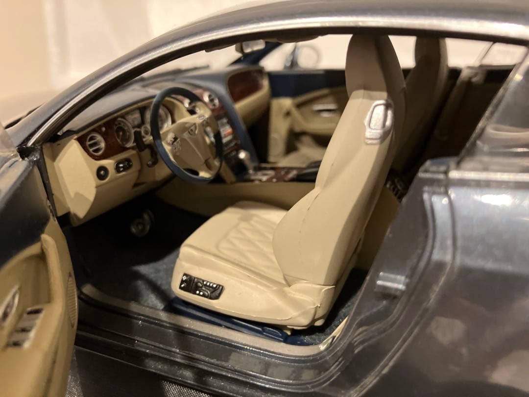 1/18 PMA ミニチャンプス ベントリー Continental GT