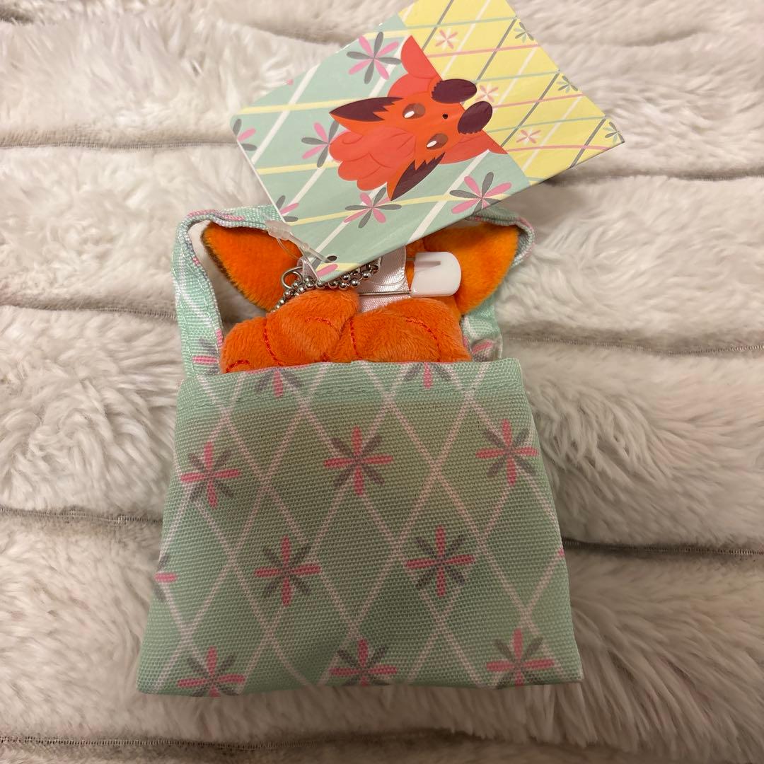 レア　ひょっこり　マスコット　ロコン　ぬいぐるみ ピンバッジ　ボールチェーン