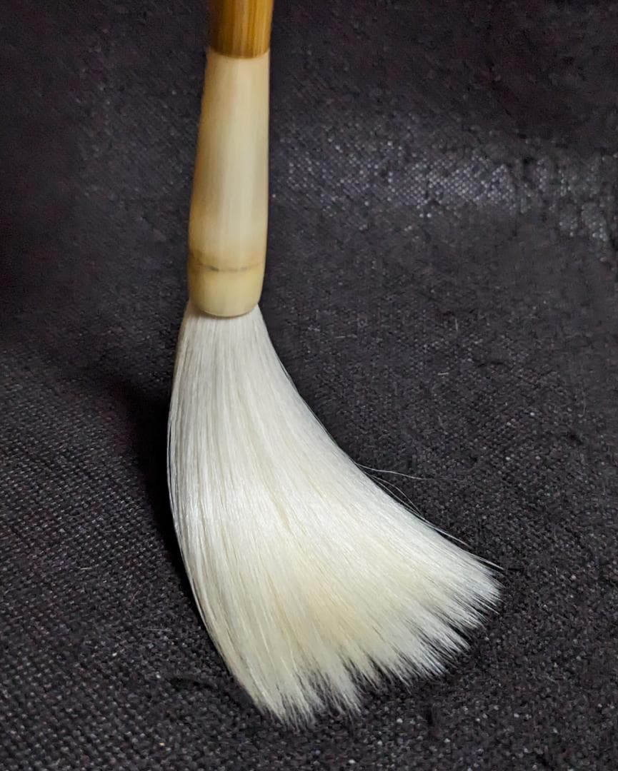 【端硯】◆濃厚な馬肝色に火捺の美石◆北嶺◆約七吋◆唐木共箱◆文革期以前◆検→端渓