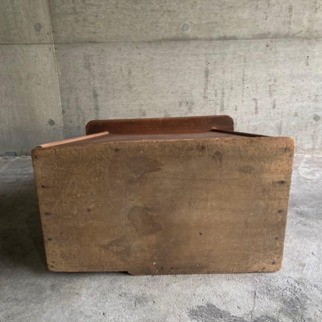 古い味のある大きな踏み台 置物台 花台 飾り棚 ラック 大型 特大 木製 レトロ