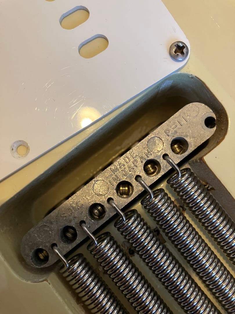 フェルナンデス 石ロゴ　FST-60 クリーム