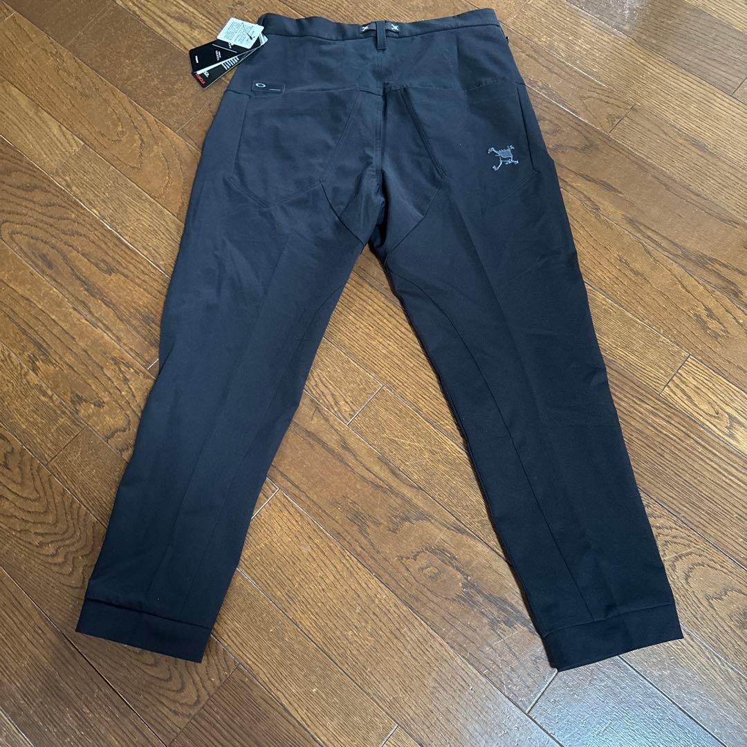 新品　GOLF OAKLEY パフォーマンスフィット ブラックパンツ