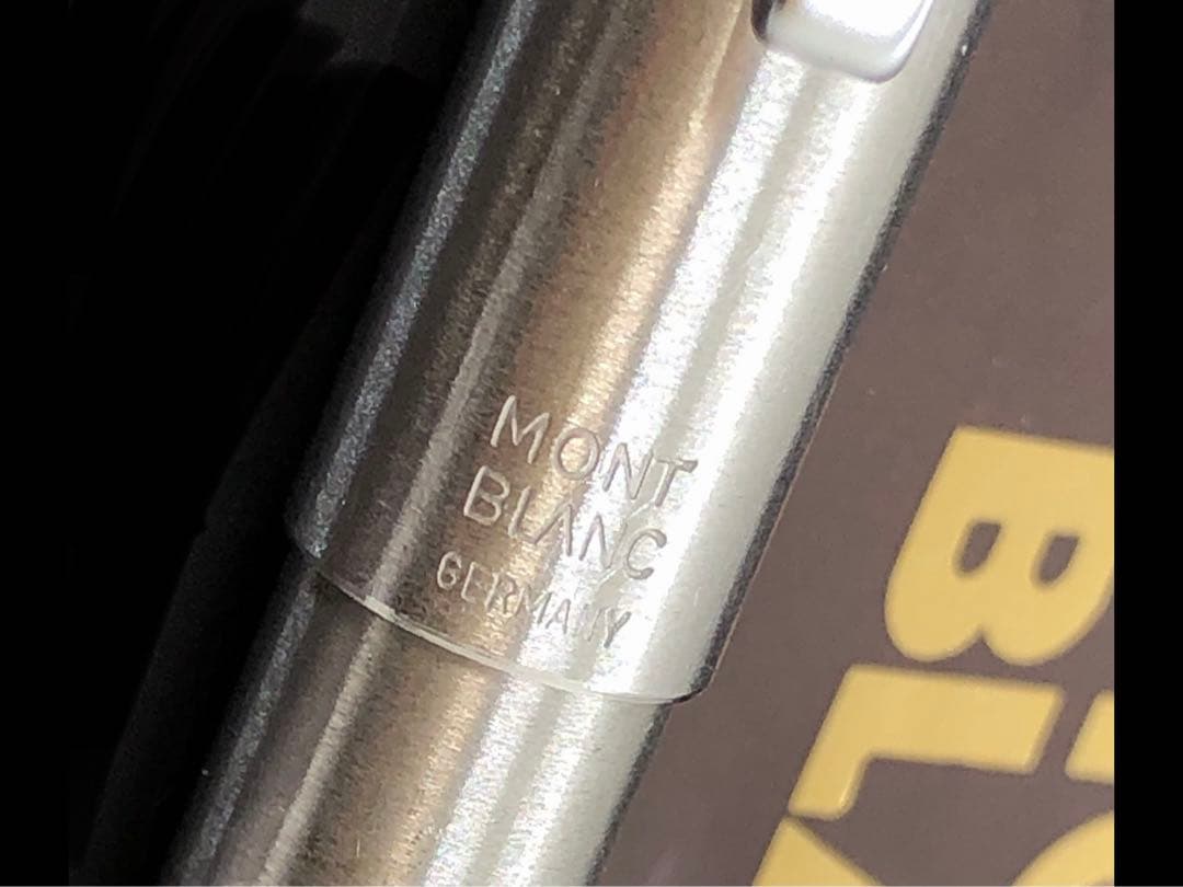モンブラン⭐️レアなバフ研磨のカスタム逸品⭐️4カラーマルチボールペンNo2722⭐️