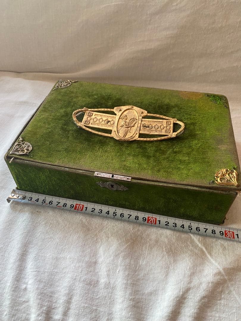 パスザバトンで購入　アンティーク小物入れ　古い箱　USED ディスプレイ備品に