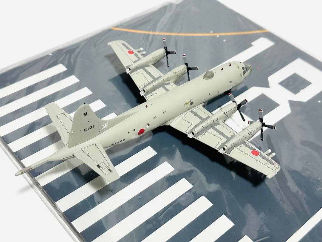 全日空商事 1/200 P-3C 海上自衛隊 VP-5 TIDA滑走路プレート付