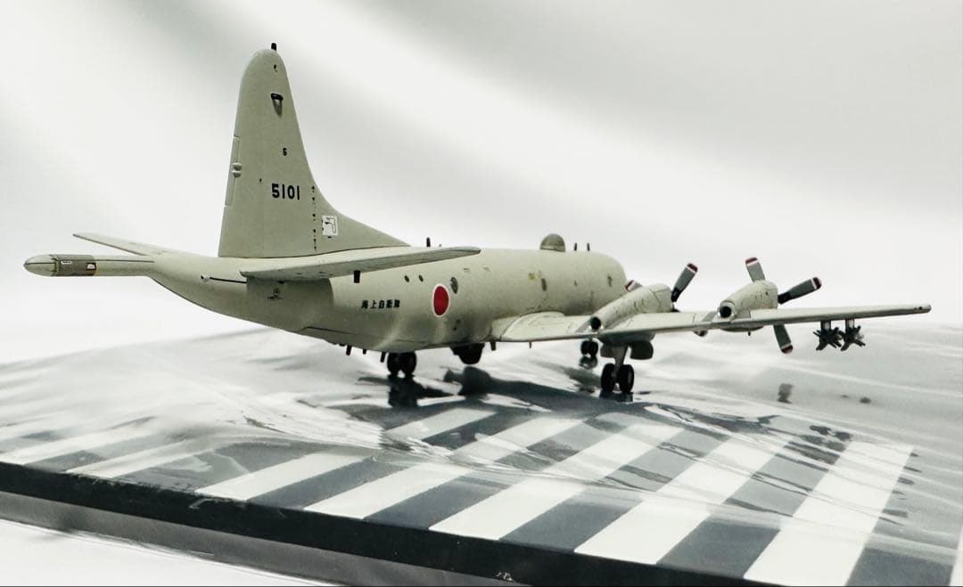 全日空商事 1/200 P-3C 海上自衛隊 VP-5 TIDA滑走路プレート付
