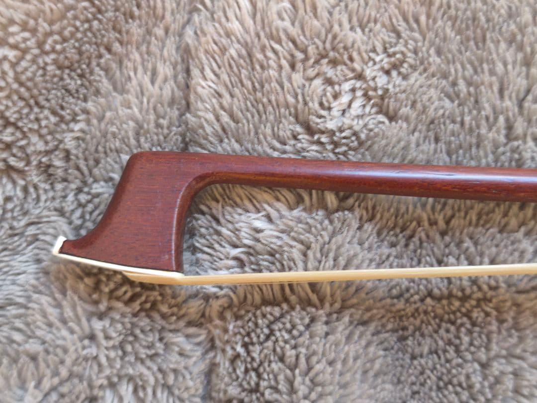 美品 4/4 バイオリン（裏板一枚板）弓・ケース・松脂・肩当てセット／すぐ演奏可