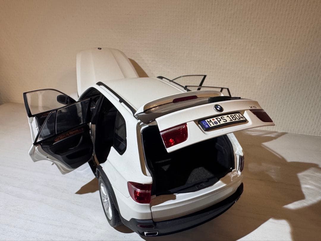  X5 1/18 ダイキャスト ホワイト