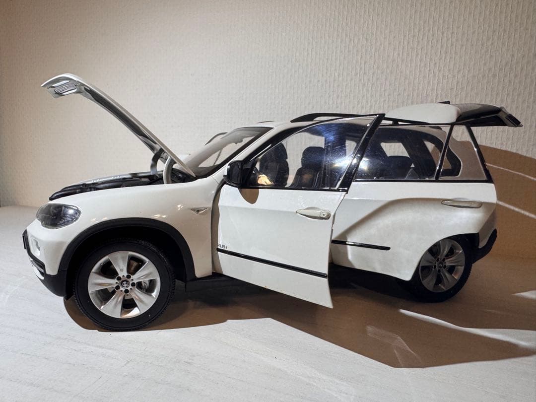  X5 1/18 ダイキャスト ホワイト